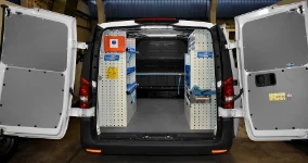 01_Syncro Ultra racking in the door and window installer’s Vito