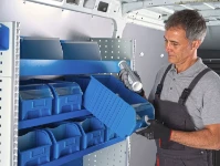 01_Syncro’s 36 cm plastic containers for vans in a specially adapted shelf