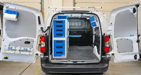 01_The 2022 Fiat Doblò L2 H1 with Syncro racking for a renovation business