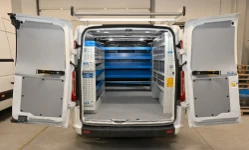 01_The Transporter L2 H1 with Syncro System racking for an electrician