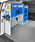 02_A floor-level case compartment and a pull-out vice bench in the 2021 VW Caddy