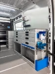 02_A work area integrating Syncro Alu aluminium products with Syncro Ultra steel racking and accessories