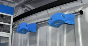 02_Cable holders mounted on a slide bar