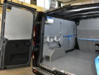 02_Cargo retaining systems inside the Vivaro