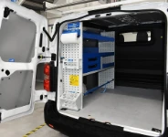 02_Drawers, shelves and accessories from Syncro on the left of the Scudo