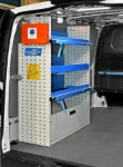 02_Shelving with quick-release lashing straps in the Vito