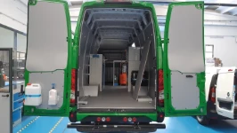 03_ Syncro System racking and accessories inside the Iveco Daily