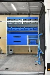 033_Removable containers in transparent and blue plastic, drawers and shelves in the Sprinter