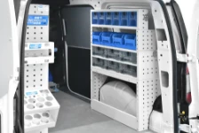 03_Blue and transparent plastic containers on the right of the Caddy