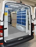 03_Transparent plastic containers on the right of the Crafter