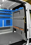 04_Cargo retaining accessories on the Renault Master’s bulkhead