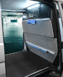 04_Cargo retaining systems on the bulkhead of the VW Transporter