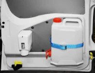 04_Cleaning accessories in the Opel Combo for soil testing