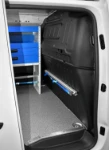04_Syncro’s bar and strap case compartment with sliding fittings in the Proace City