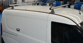 04_The Doblò’s security lock and roof bars