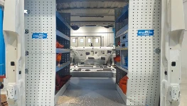 04_The van and Syncro racking after the 50 km/h crash test