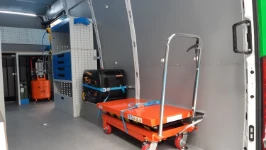 05_The right of the Iveco Daily, with the rangers’ own equipment, a generator and a lift trolley