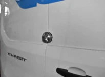 06_A Saturn security lock on the Transit equipped with Syncro System racking