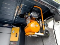 06_The compressor bracketed to the Fiat Ducato’s bulkhead