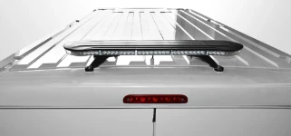 06_The LED signalling bar on the roof of the Peugeot Boxer