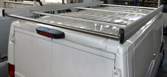 06_The loading roller and side fences of the van’s roof rack