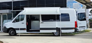 13_Syncro System’s veranda with its legs extended