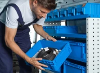 20_Euronorm containers on a Syncro Ultra shelf