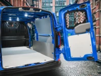 33_The rubber-coated floor liner in Transporter (2)