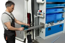 A vice on a pull-out bench