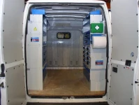 Rivestimento interno con pianale e pannellatura per Berlingo Citroen