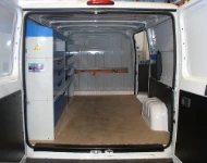 Allestimento officina mobile sul Dacia Dokker con morsa, portarotolo e tanica
