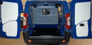 Rivestimento interno in legno e lamiera e portatutto per Jumpy