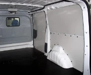 Rivestimento lato sinistro del Dokker con copriruota in alluminio mandorlato