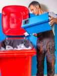 Emptying the bin