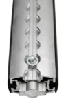 End of the spring-loaded cargo bar
