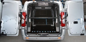 Expert with load bars