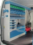 Modulo sinistro dell'allestimento Syncro Ultra nel NV250, con pannello portautensili e portarotoli