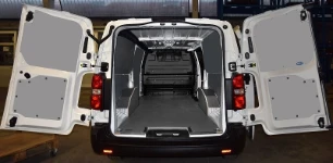 Rivestimento interno con pianale e pannellatura per Berlingo Citroen