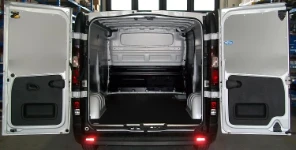 Rivestimento interno con pianale e pannellatura per Berlingo Citroen