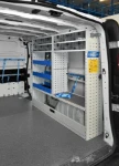 Scaffale con minuteria in contenitori trasparenti e cassetto nel Dokker