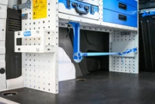 Floor-level case fastening with buckle straps