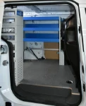 Berlingo Citroen con rivestimento interno in legno e lamiera