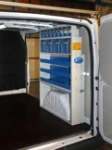Rivestimento lato sinistro del Dokker con copriruota in alluminio mandorlato