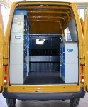Allestimento officina mobile sul Dacia Dokker con morsa, portarotolo e tanica