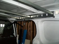 Hanging clothes bar for vans for Dokker