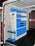 Modulo Syncro Ultra nel NV250 con cassetta di pronto soccorso e supporto per attrezzo