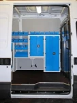 Vista dal portellone laterale del NV250 con il modulo Syncro Ultra e la barra fermacarico