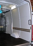 Modulo scaffalato Syncro Ultra nel NV250 con pannello portautensili e cassetti
