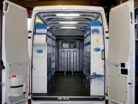 Vista d'insieme dell'allestimento Syncro Ultra nel vano di carico del NV250