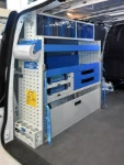 Lato sinistro Opel Movano con pianale, pannellatura, copriruota, ganci e rotaia per cinghie